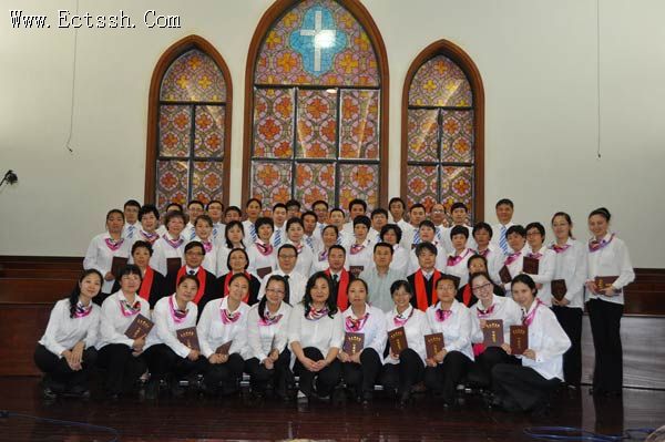 华东神学院举行2013届毕业典礼 华东神学院举行2013届毕业典礼