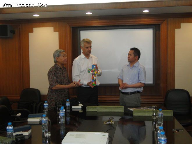 谢炳国院长接待世界信义宗联盟总干事一行 谢炳国院长接待世界信义宗联盟总干事一行