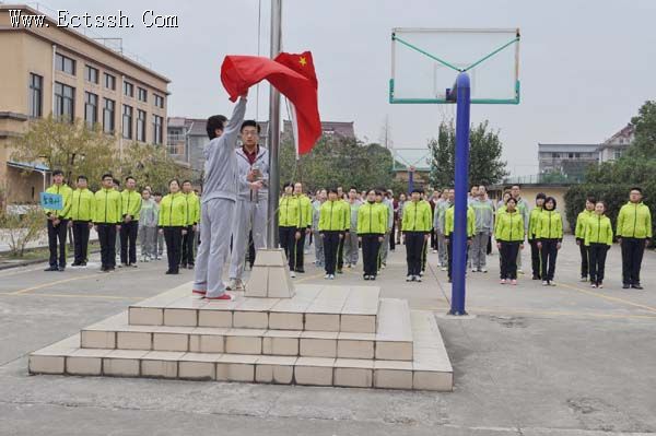 ������ѧԺ���е�28���˶���