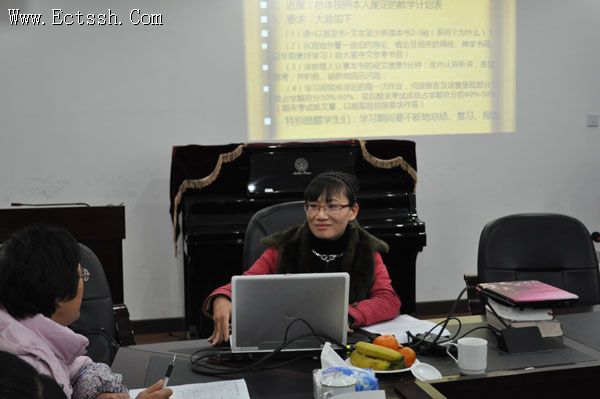 12����Ժ���н�ѧ���ֻ�