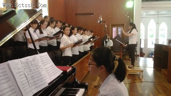 华东神学院新生参访浦东新区洁心堂 华东神学院新生参访浦东新区洁心堂