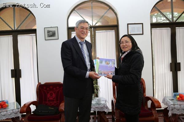 我院接待美国中西福音推广会访问团 我院接待美国中西福音推广会访问团