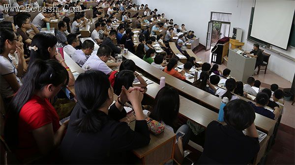 中国基督教华东神学院举行开学典礼 中国基督教华东神学院举行开学典礼