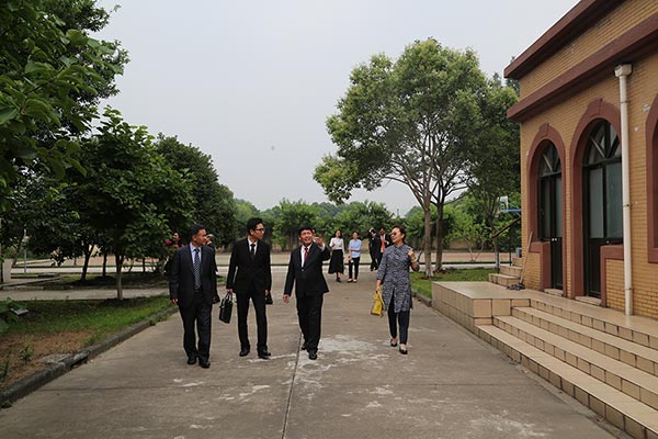 Խ���ڽ�ί�����ŷ��ʻ�����ѧԺ