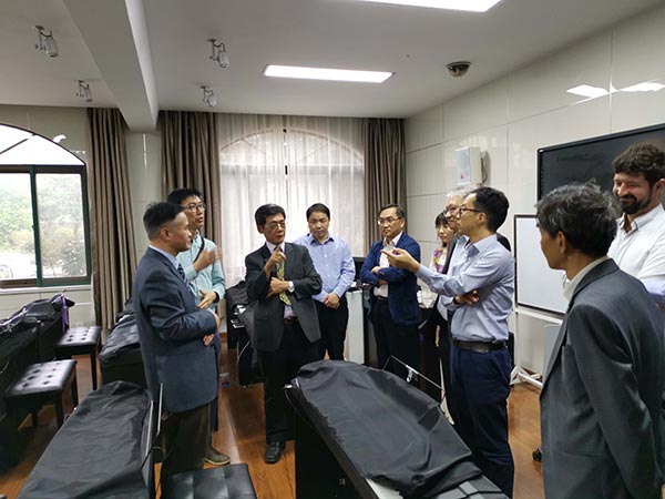 华东神学院接待香港信义宗神学院访问团 华东神学院接待香港信义宗神学院访问团