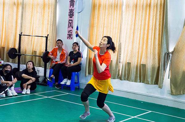 ������ѧԺ���е�34���＾�˶���