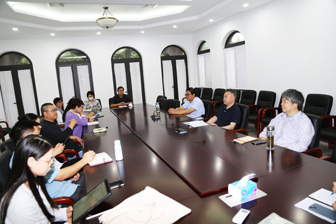 ������ѧԺרְ��ʦѧϰ�Ϻ����ڽ̹������龫��