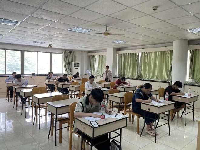 ������ѧԺ����ʥ�ֱ��ƺ���ѧ������������