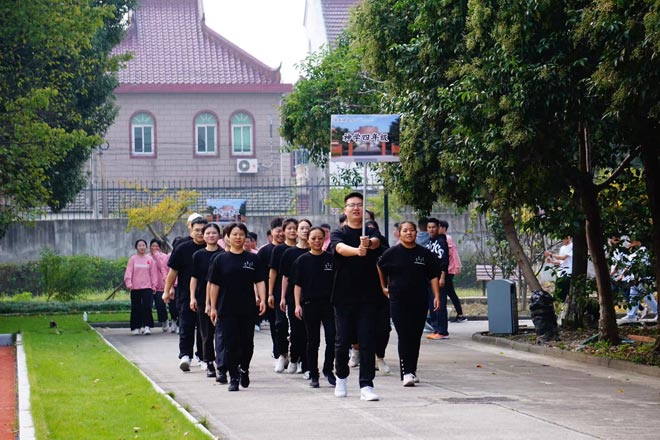 ������ѧԺ���е�37��У԰�˶���