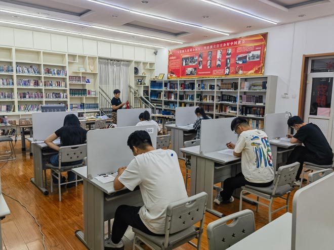 华东神学院举行2024年神学本科招生考试 华东神学院举行2024年神学本科招生考试