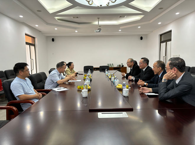 谢炳国院长接待新加坡三一神学院访问团 谢炳国院长接待新加坡三一神学院访问团